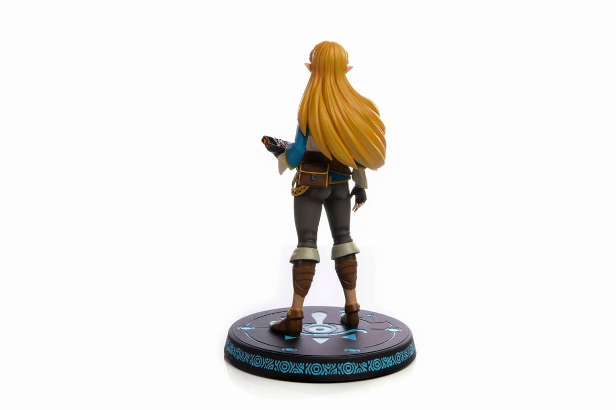 The Legend of Zelda: Breath of the Wild - Zelda 10 Inch [First 4 Figure]