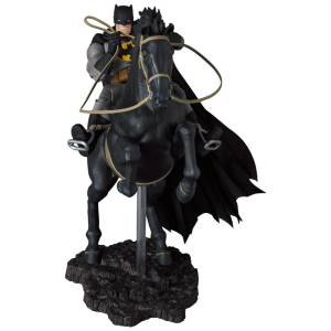 MAFEX (no.205): Batman - The Dark Knight Returns - Batman & Horse [Medicom Toy]