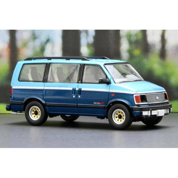 Tomica Limited Vintage Neo: LV-N325b - Chevrolet Astro LT