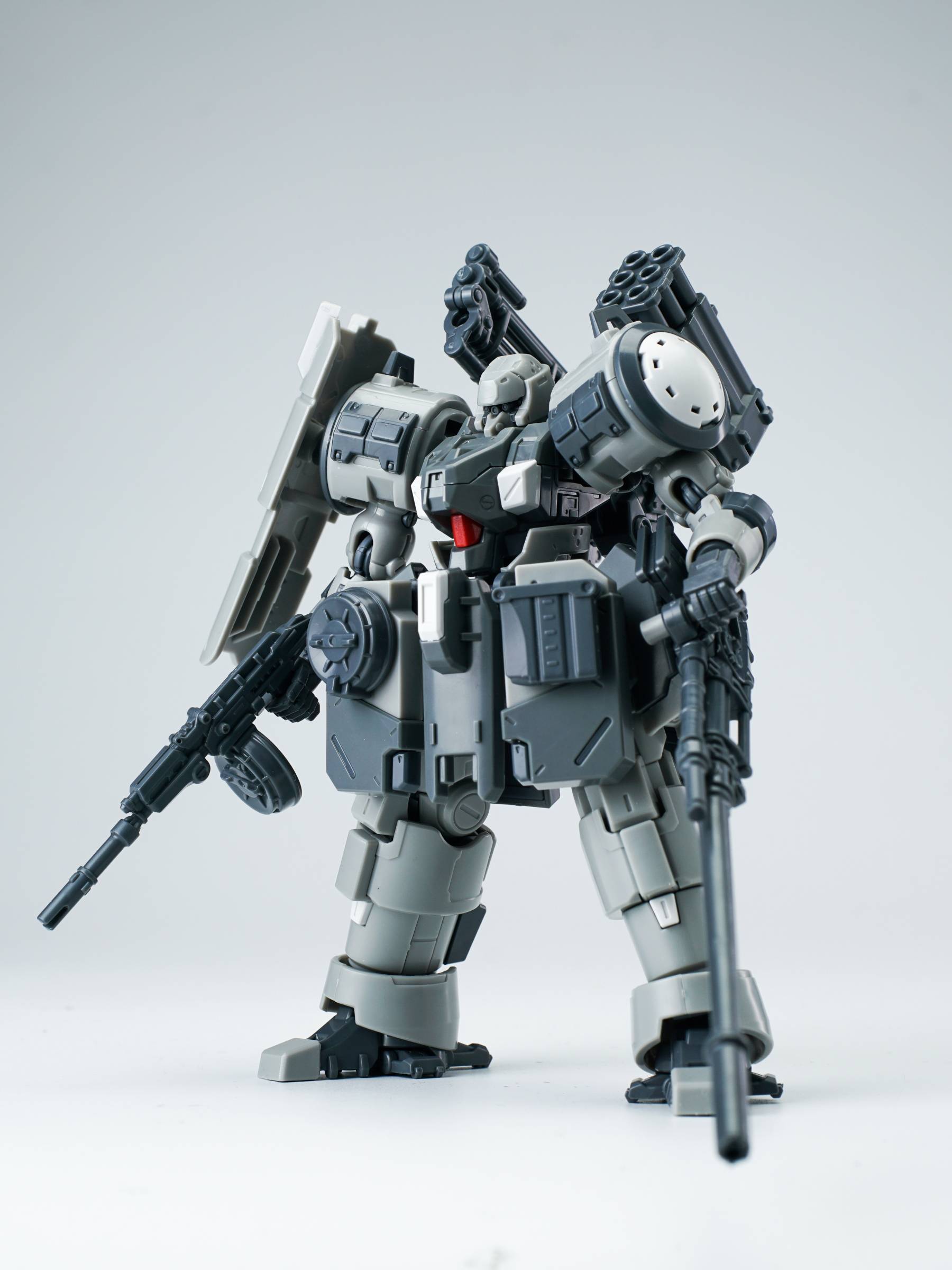 Ultra Action Trooper 1/144: Artillery Type Zarov (Gray Ver