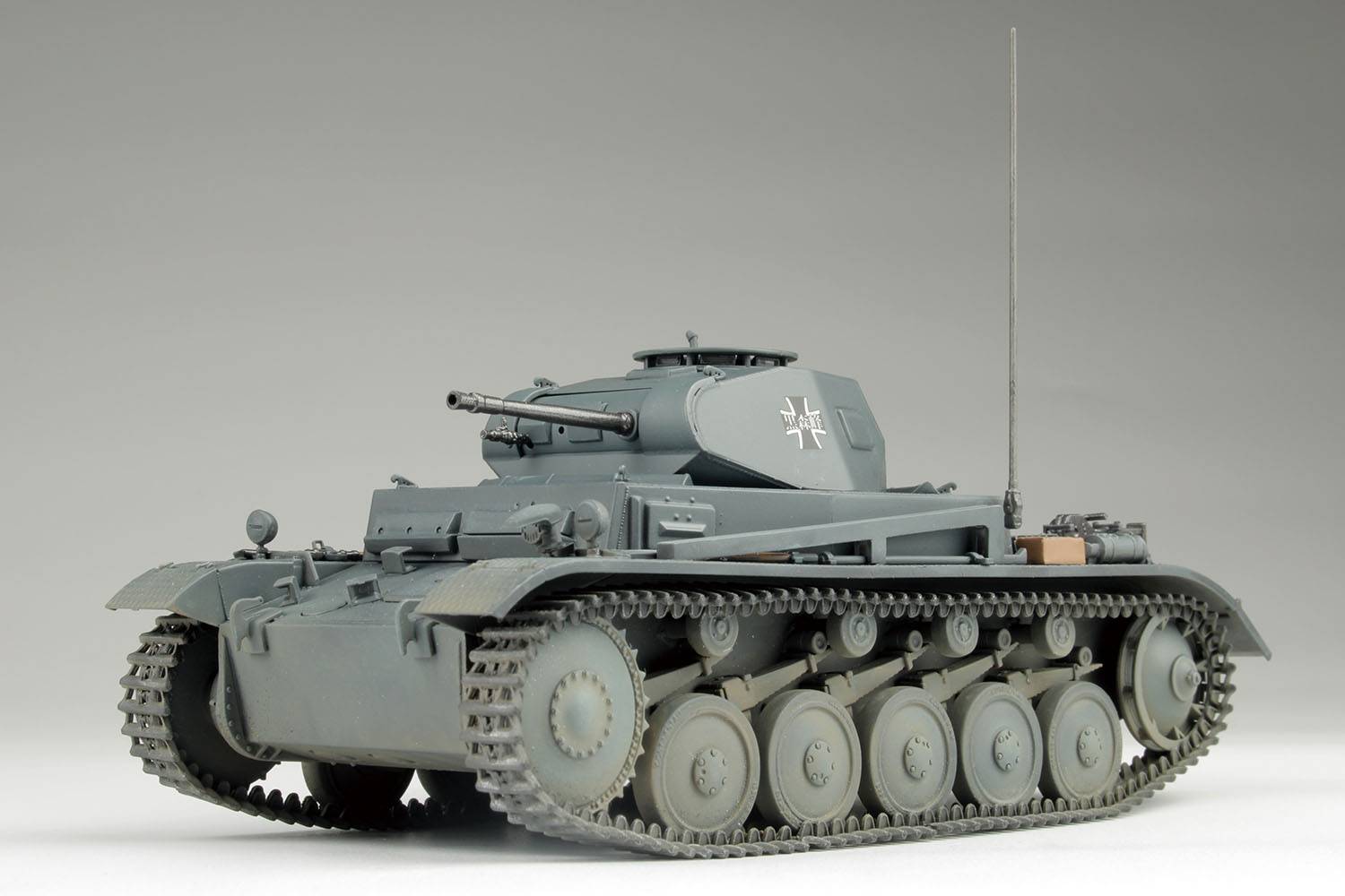1/35 Girls Und Panzer: Panzer II Ausf. F - Kuromorimine Girls’ Academy [Platz]