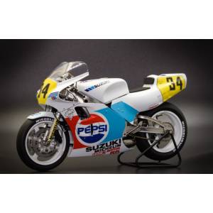 リリページ Suzuki RGV-R XR74 1/12: Late Model Ver. - Plastic Model (BIKE13